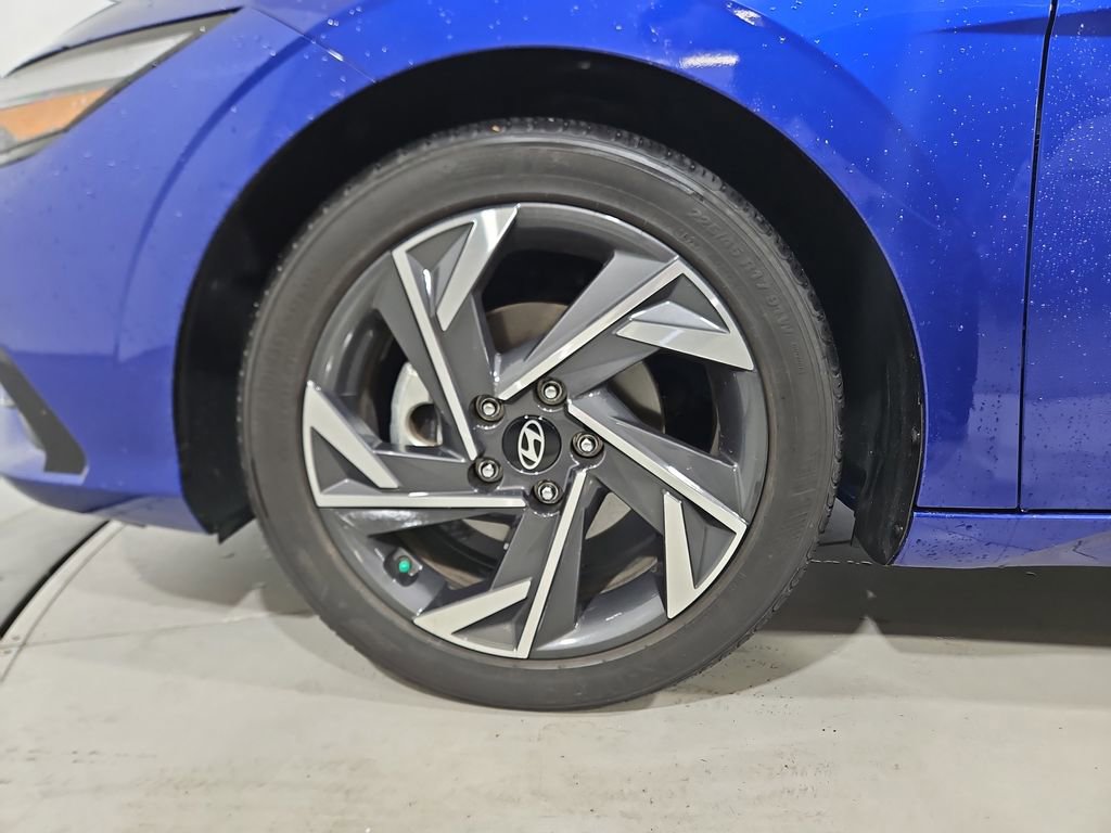 Certified 2024 Hyundai Elantra SEL w/ Convenience Package image 29