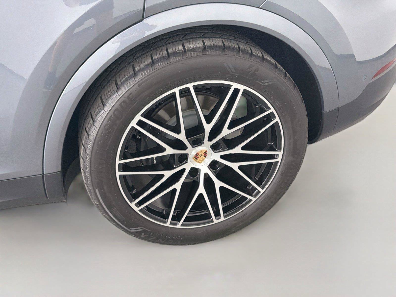 Certified 2026 Porsche Cayenne AWD/4WD image 12