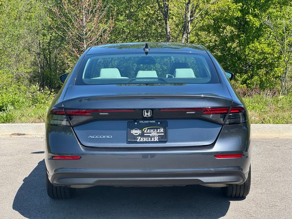 Used 2023 Honda Accord EX image 5