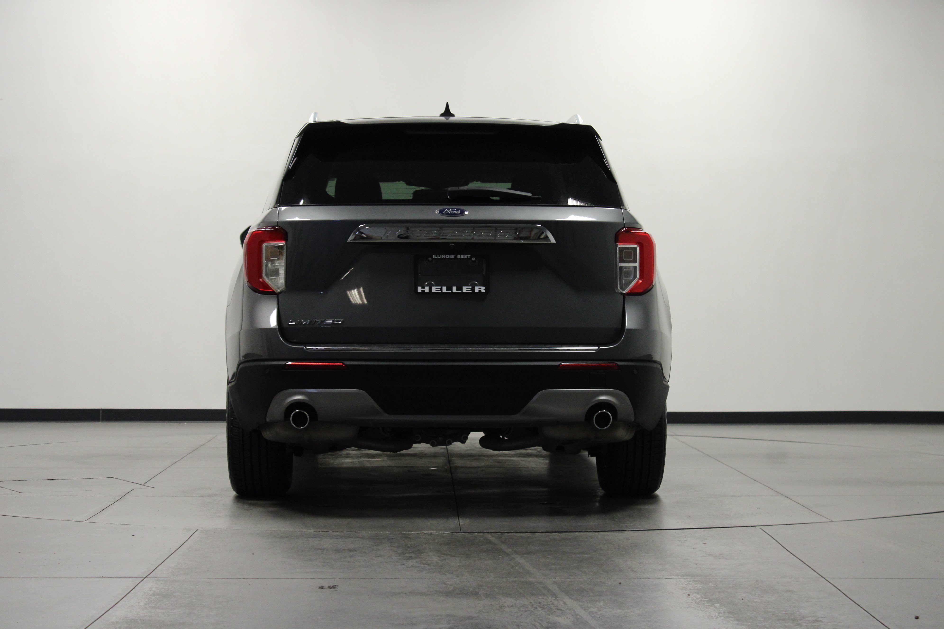 Used 2023 Ford Explorer Limited w/ Equipment Group 301A RWD image 5