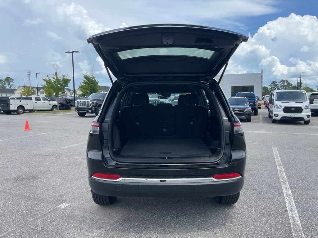 New 2026 Jeep Grand Cherokee Laredo RWD image 37