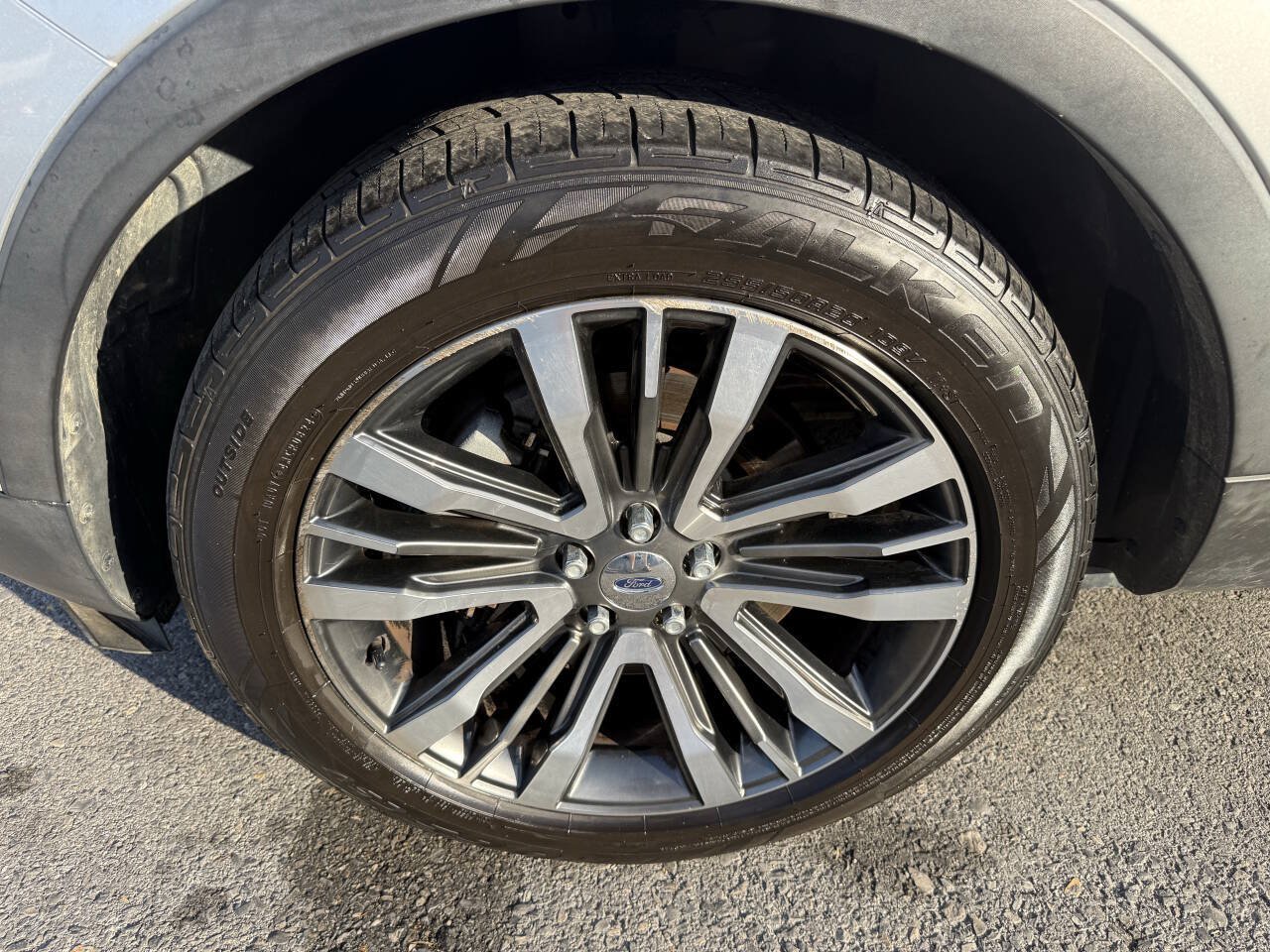 Used 2016 Ford Explorer Platinum AWD/4WD image 31