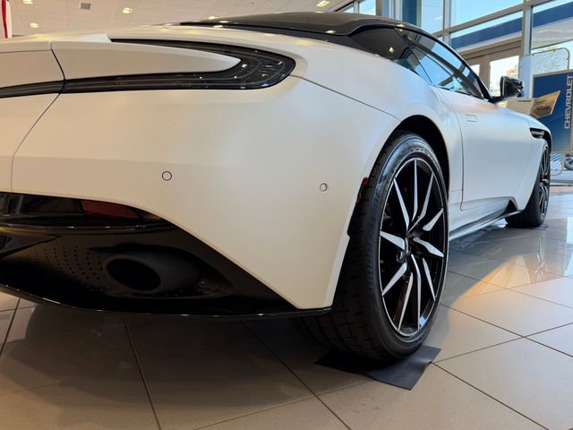 Used 2023 Aston Martin DB11 Coupe RWD image 36