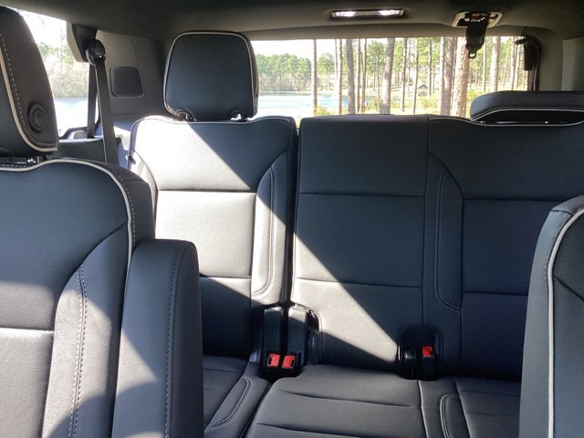 New 2026 GMC Yukon Elevation image 17