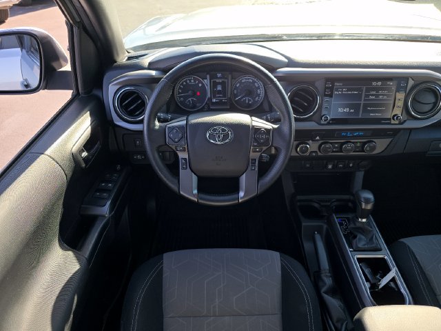 Used 2022 Toyota Tacoma TRD Off-Road AWD/4WD image 21