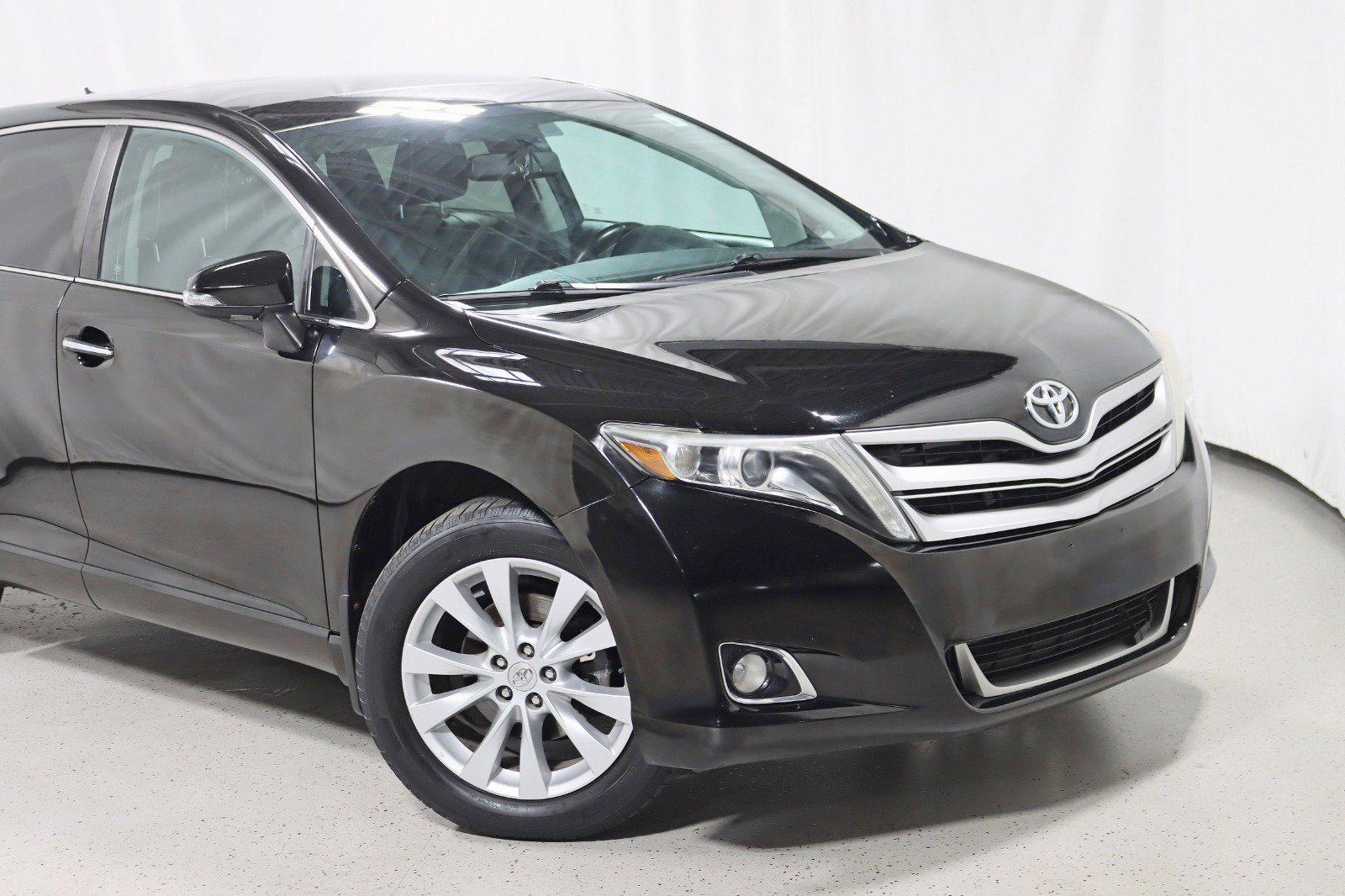 Used 2013 Toyota Venza XLE image 2