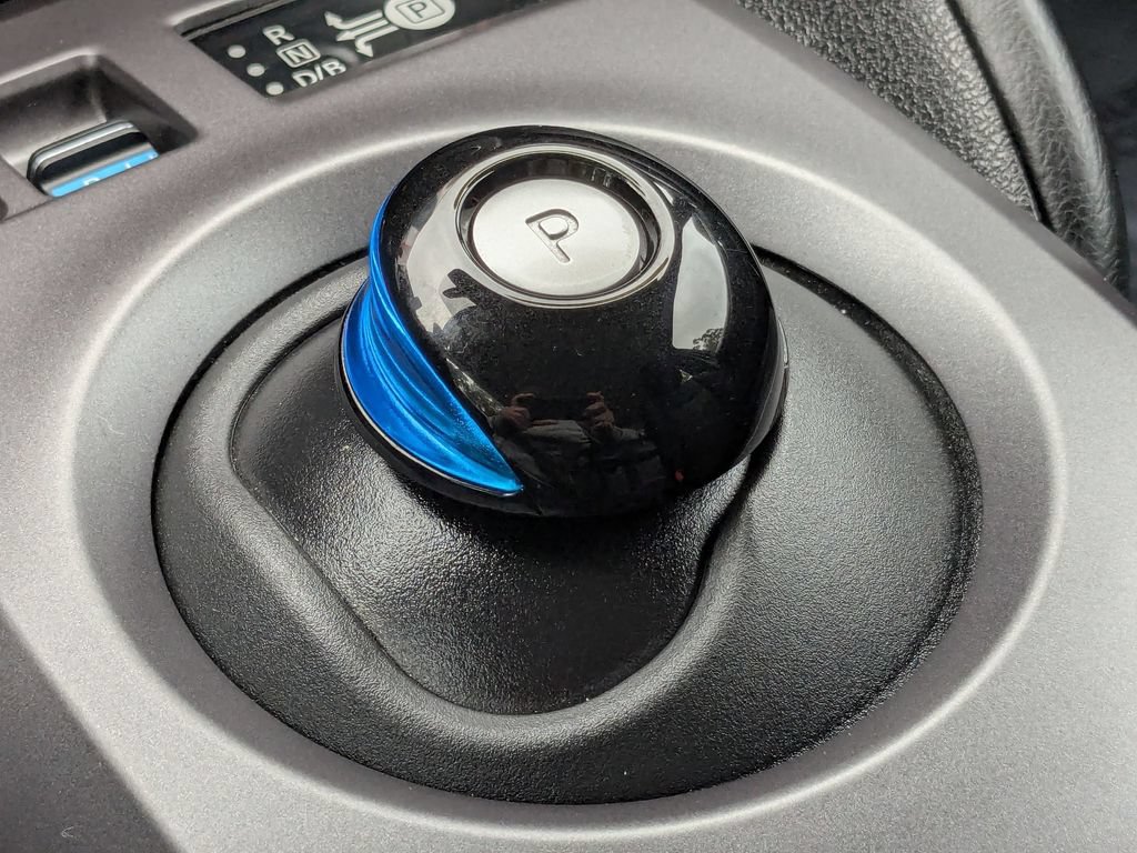 Used 2025 Nissan Leaf S FWD image 22
