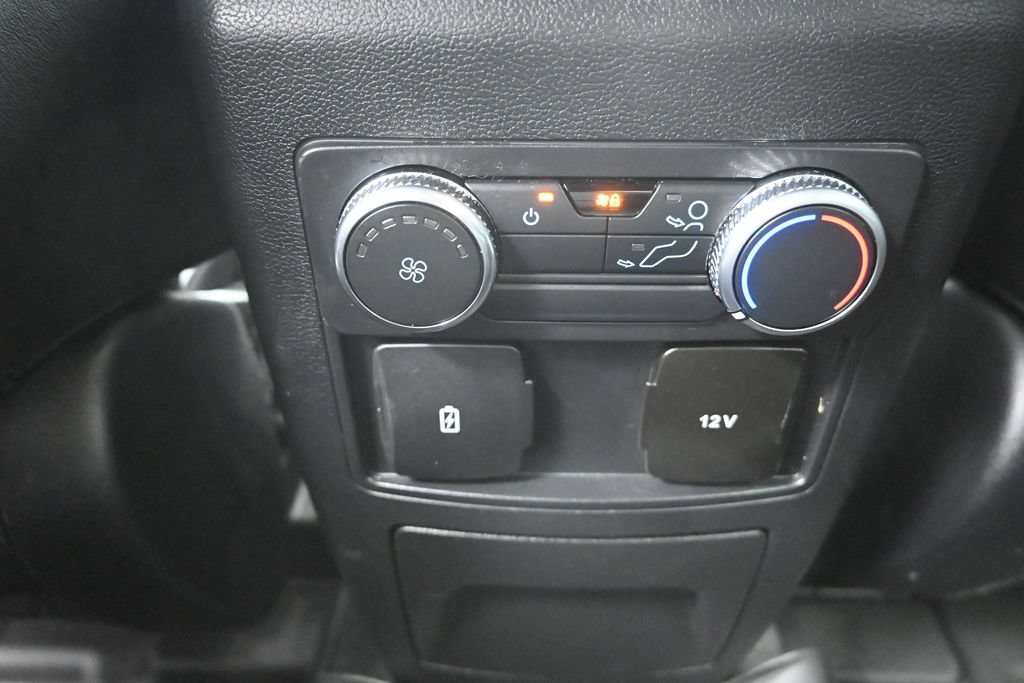 Used 2022 Ford Explorer XLT w/ Equipment Group 202A AWD/4WD image 30