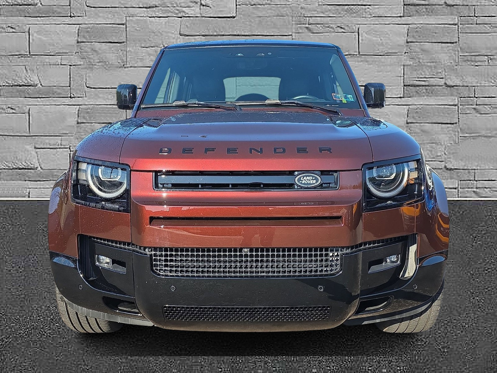Used 2026 Land Rover Defender 130 X-Dynamic SE AWD/4WD image 3