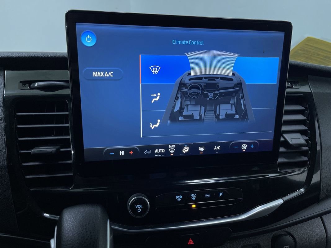 Used 2023 Ford Transit 350 XLT image 24