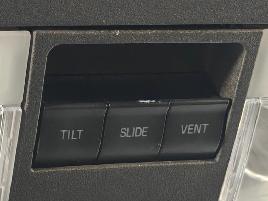 Used 2010 Ford Expedition Limited image 16