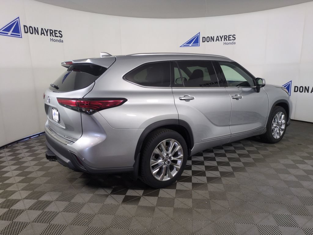 Used 2020 Toyota Highlander Limited AWD/4WD image 8
