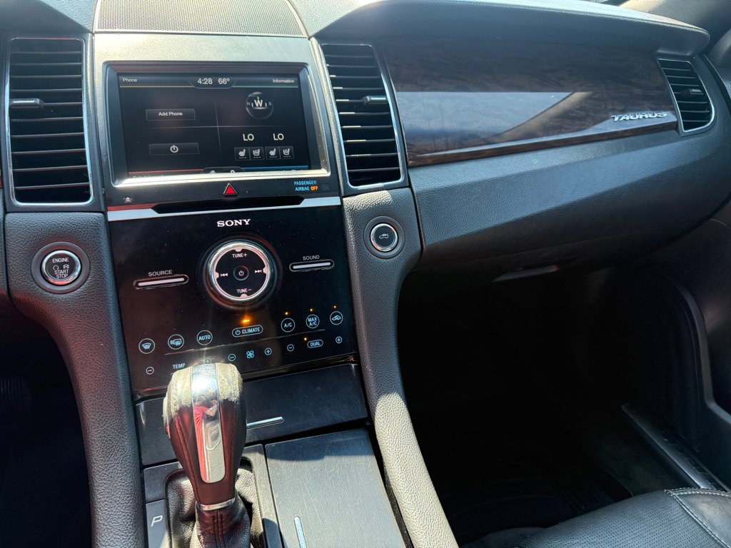 Used 2013 Ford Taurus Limited FWD image 13