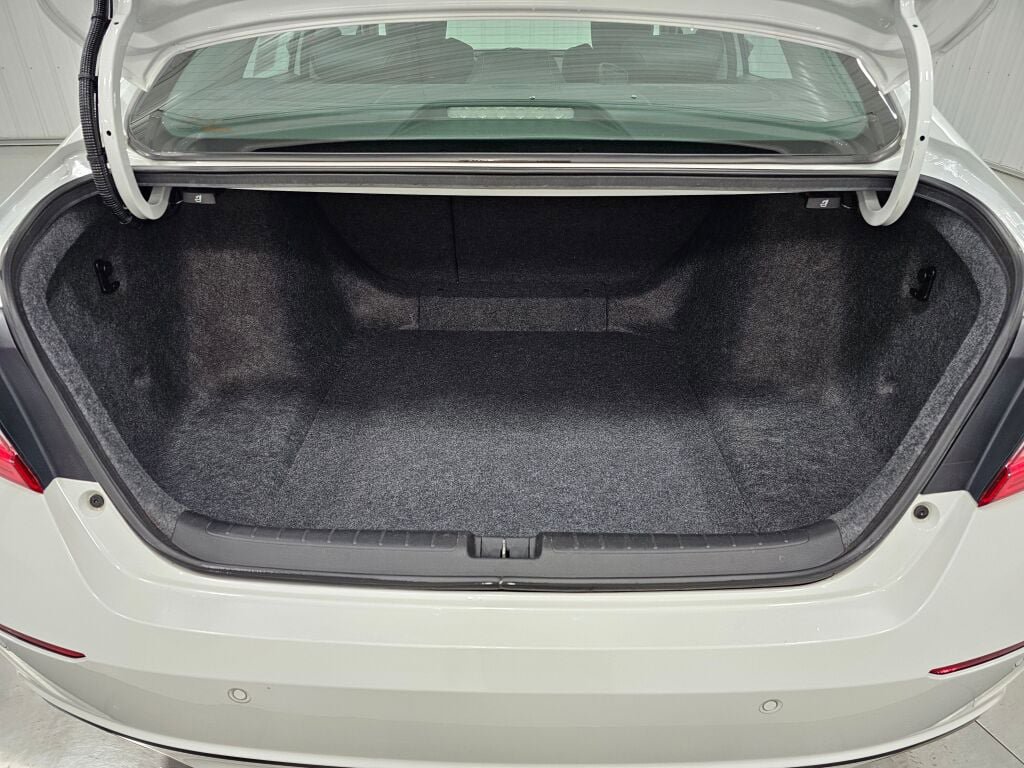 Certified 2021 Honda Accord Touring image 15