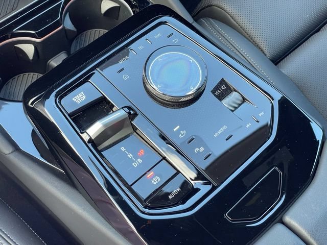 Certified 2025 BMW i5 xDrive40 w/ M Sport Package AWD/4WD image 20
