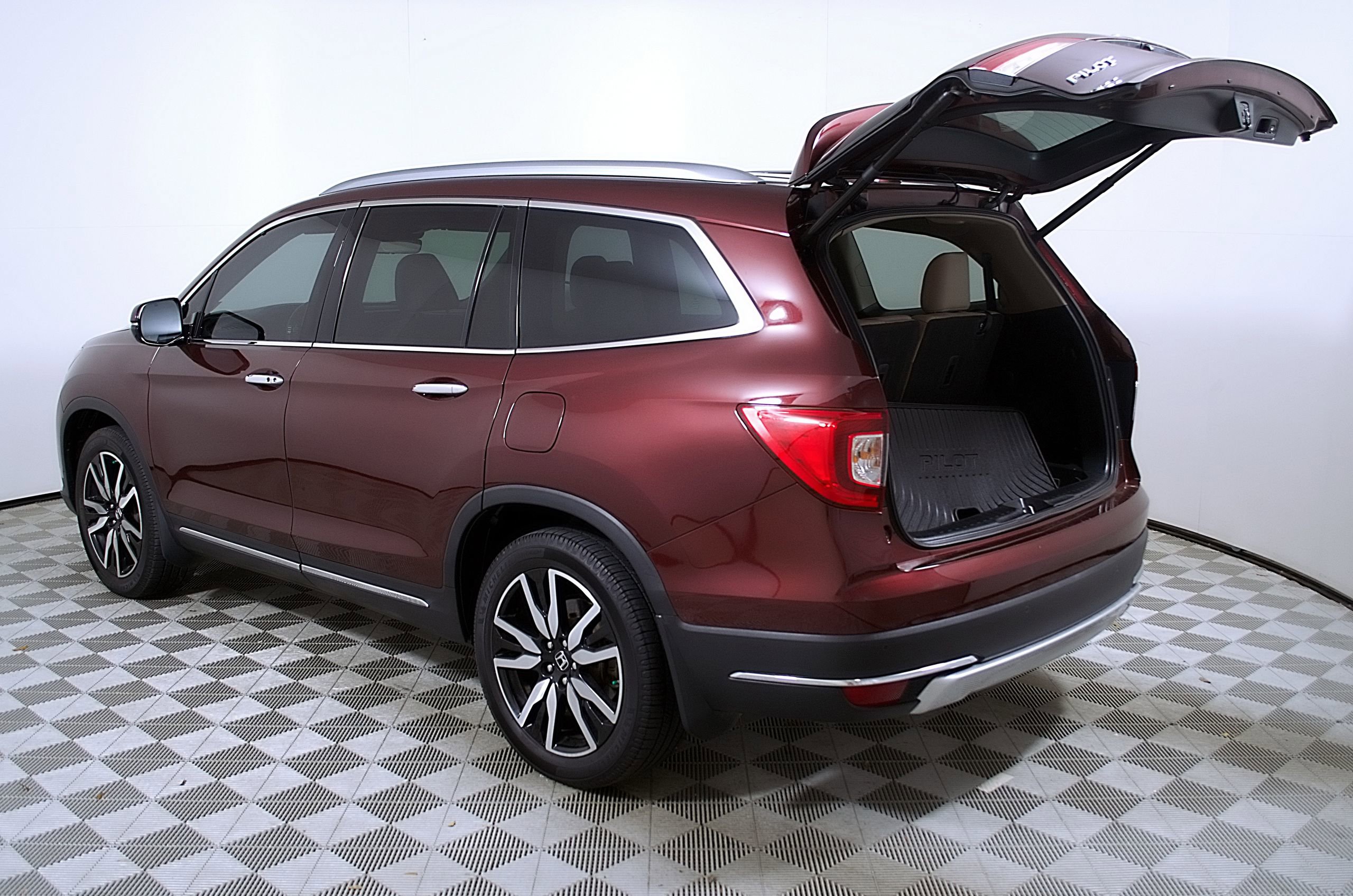 Used 2022 Honda Pilot Touring image 11