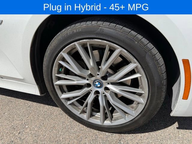 Used 2023 BMW 330e xDrive w/ Driving Assistance Package image 9