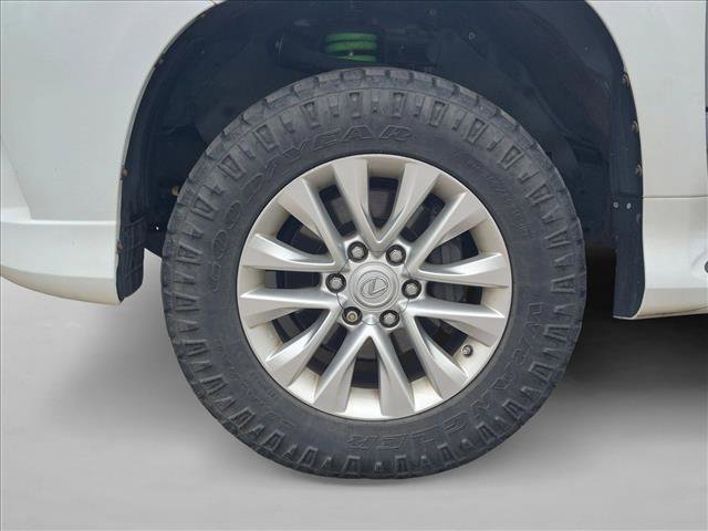 Used 2014 Lexus GX 460 w/ Premium Package image 24