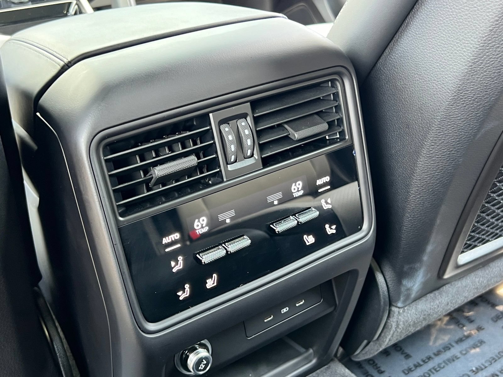 Certified 2025 Porsche Cayenne S AWD/4WD image 18