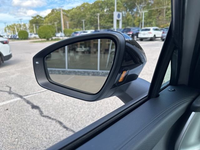 New 2025 Volkswagen Tiguan SE R-Line image 15