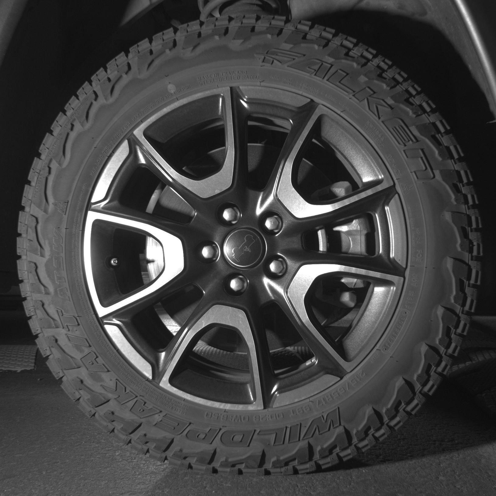 Used 2025 Jeep Compass Trailhawk image 13