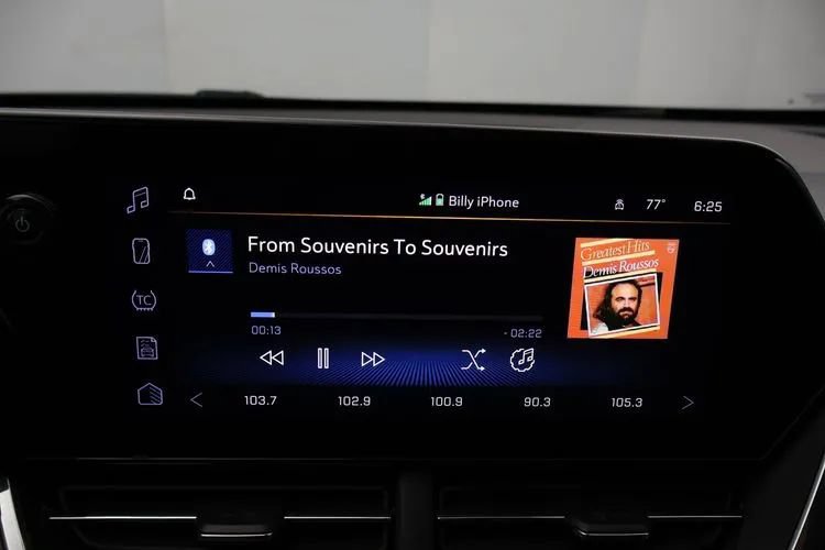 Used 2025 Chevrolet Trax LT FWD image 30