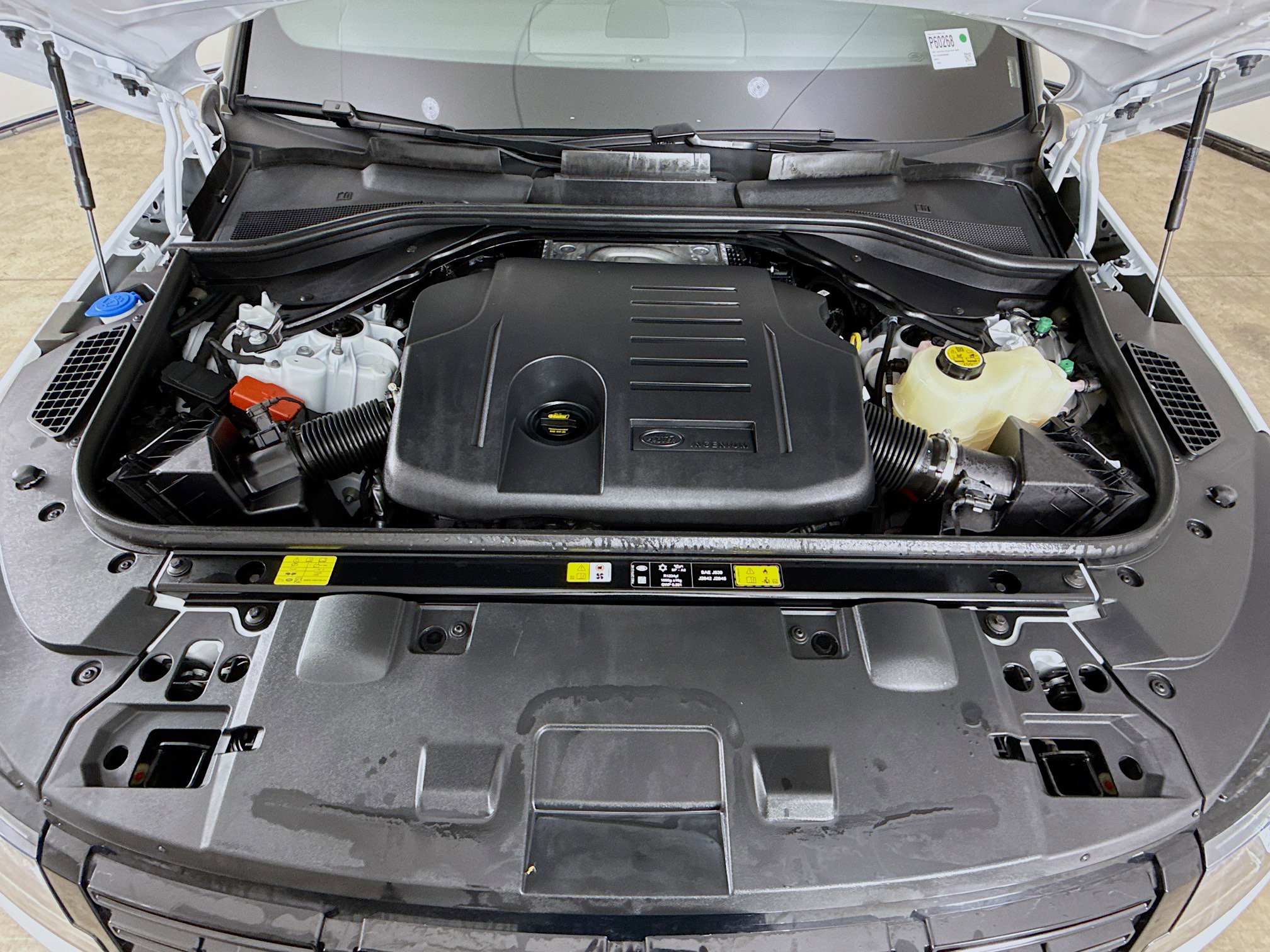 Used 2025 Land Rover Range Rover Sport Dynamic SE image 32