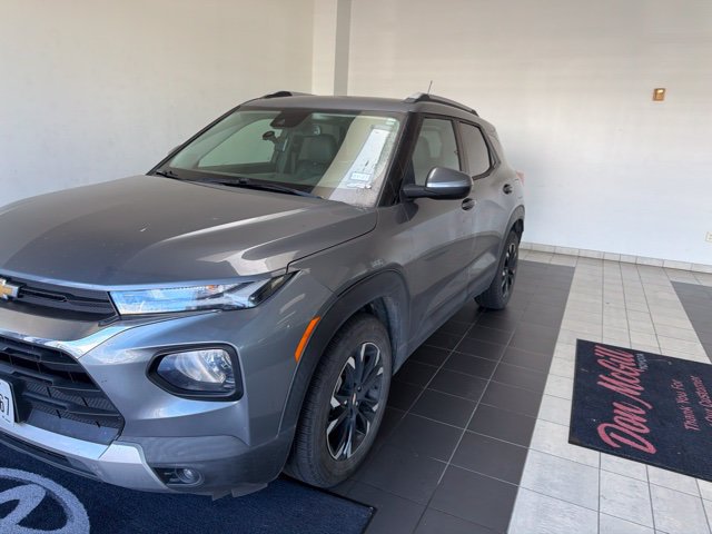 Used 2021 Chevrolet TrailBlazer LT w/ Premium Seating Package FWD image 2