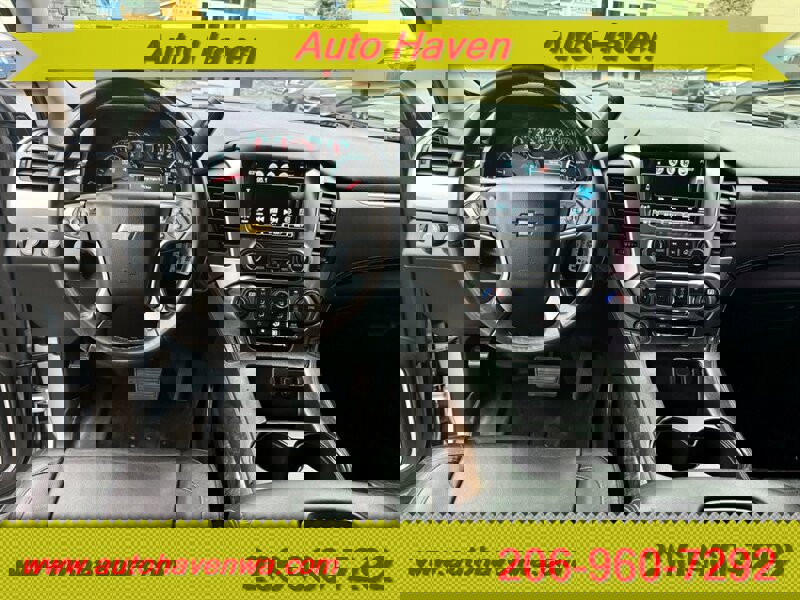 Used 2017 Chevrolet Suburban LT image 10