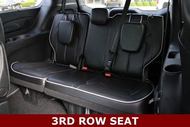 Used 2025 Chrysler Pacifica Limited FWD image 11