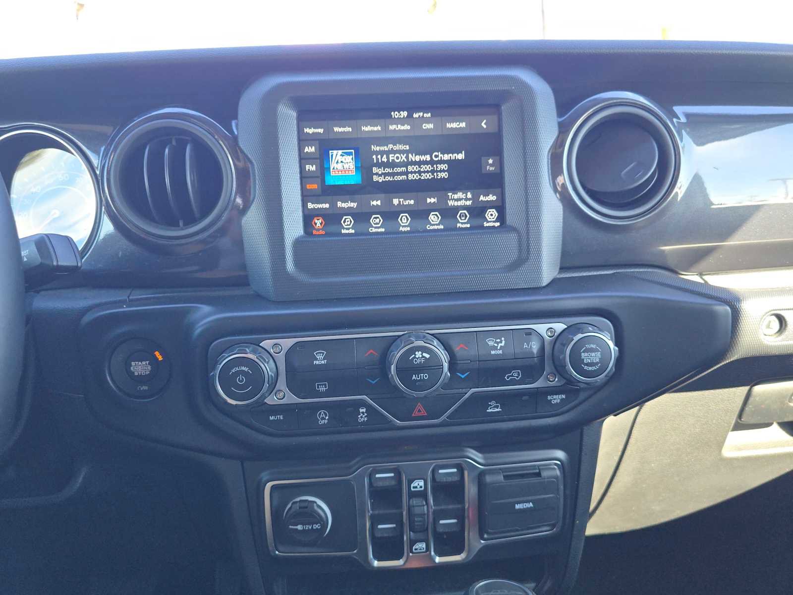 Used 2021 Jeep Gladiator Sport image 24