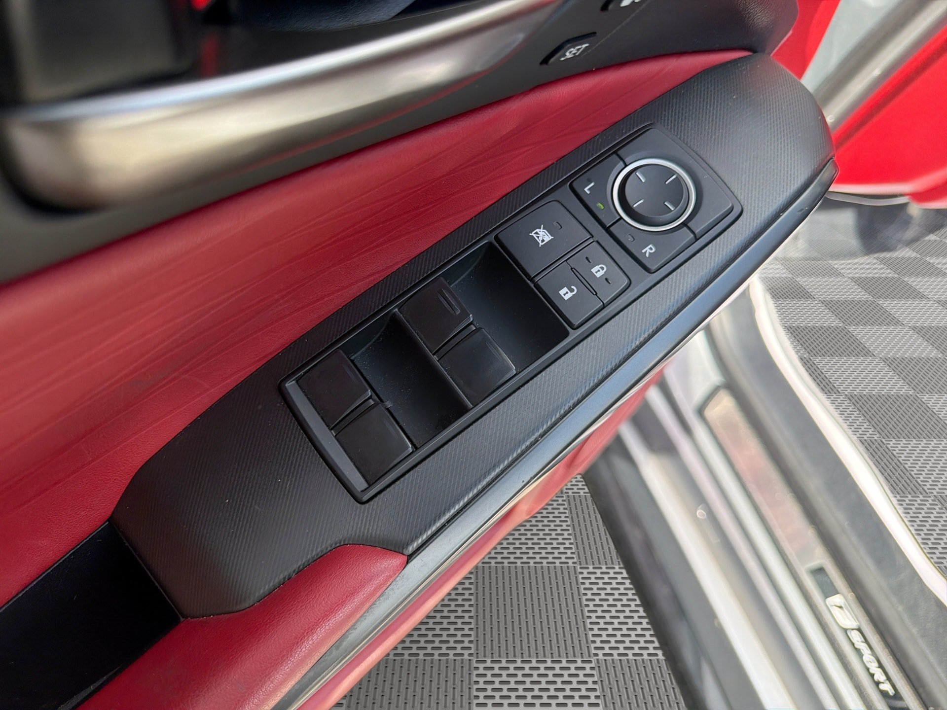 Used 2023 Lexus IS 350 F Sport w/ Memory Package RWD image 15