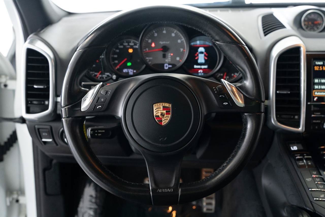 Used 2014 Porsche Cayenne S AWD/4WD image 16