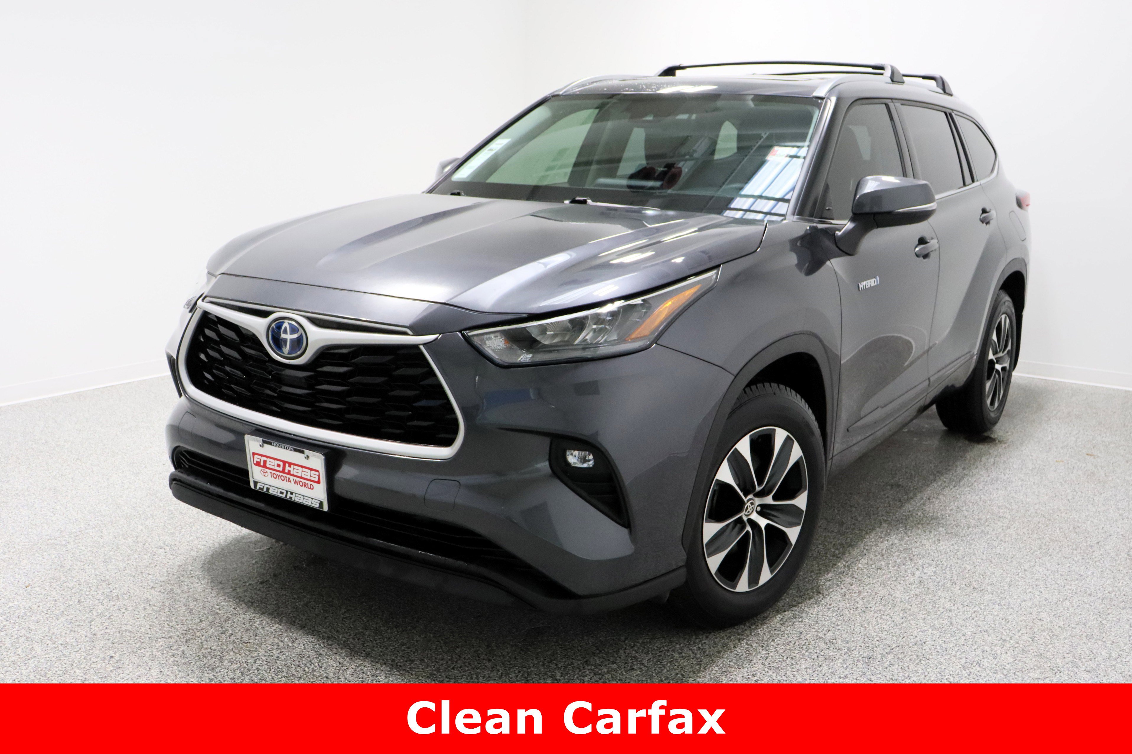 Used 2020 Toyota Highlander XLE image 2