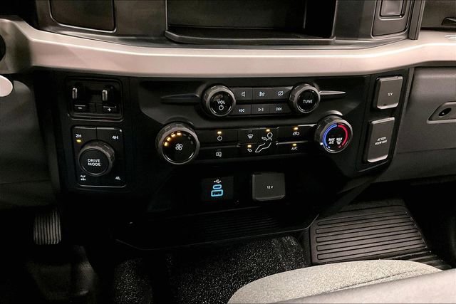 Used 2023 Ford F350 XLT image 40