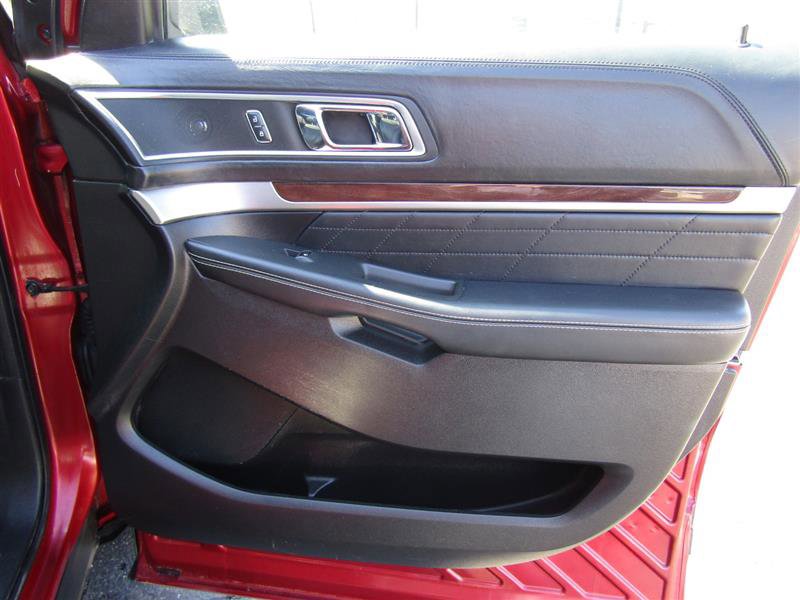 Used 2017 Ford Explorer Platinum image 36