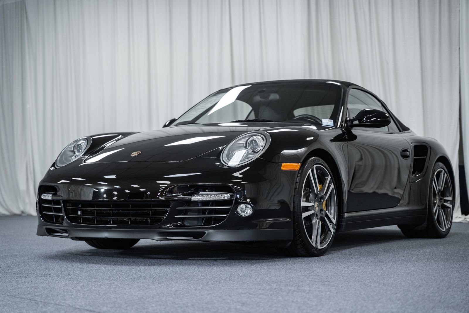 Used 2011 Porsche 911 Turbo S image 3