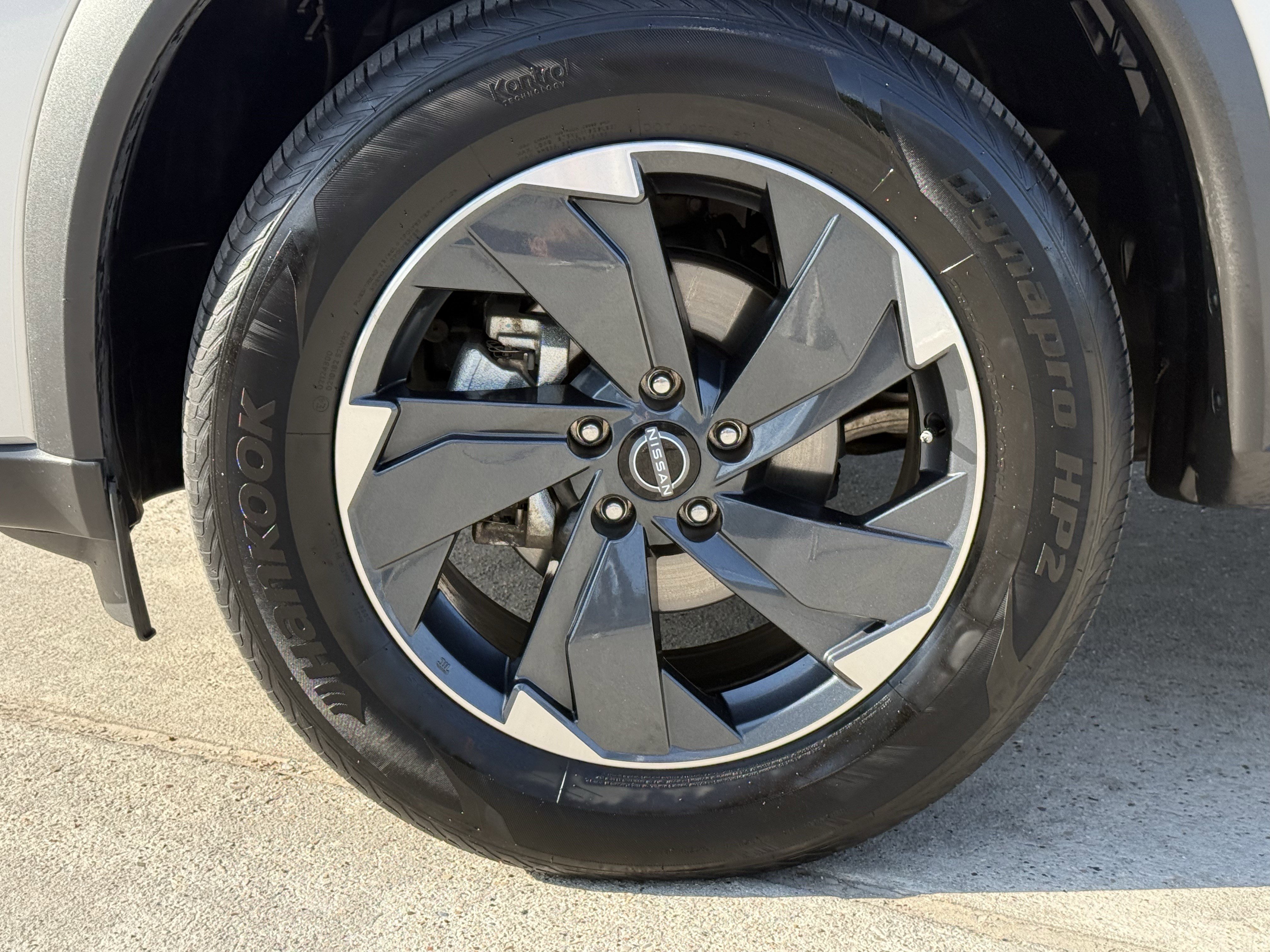 Used 2025 Nissan Rogue SV AWD/4WD image 13