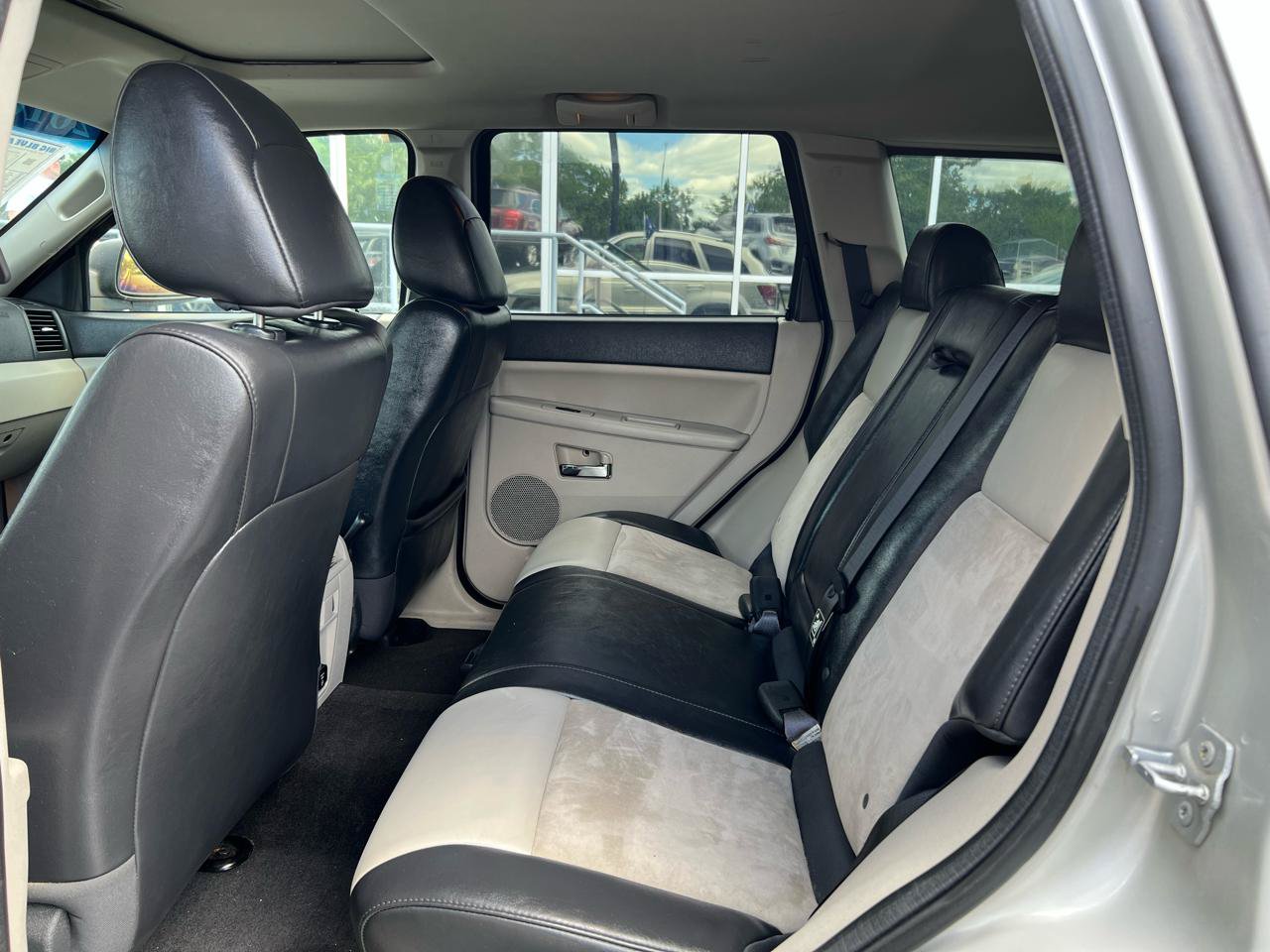 Used 2010 Jeep Grand Cherokee Limited AWD/4WD image 12
