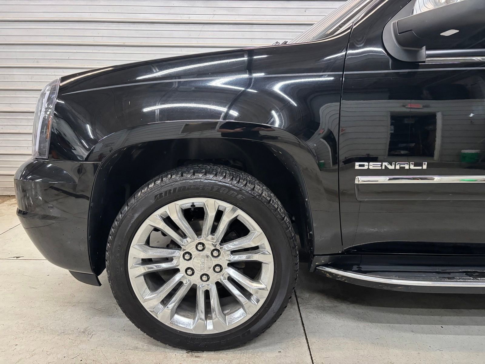 Used 2014 GMC Yukon Denali AWD/4WD image 4