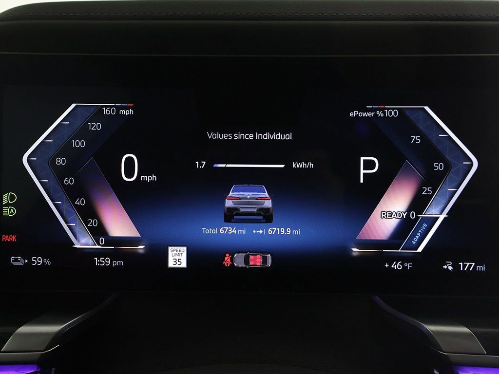 Used 2025 BMW i7 xDrive60 w/ Premium Package image 43