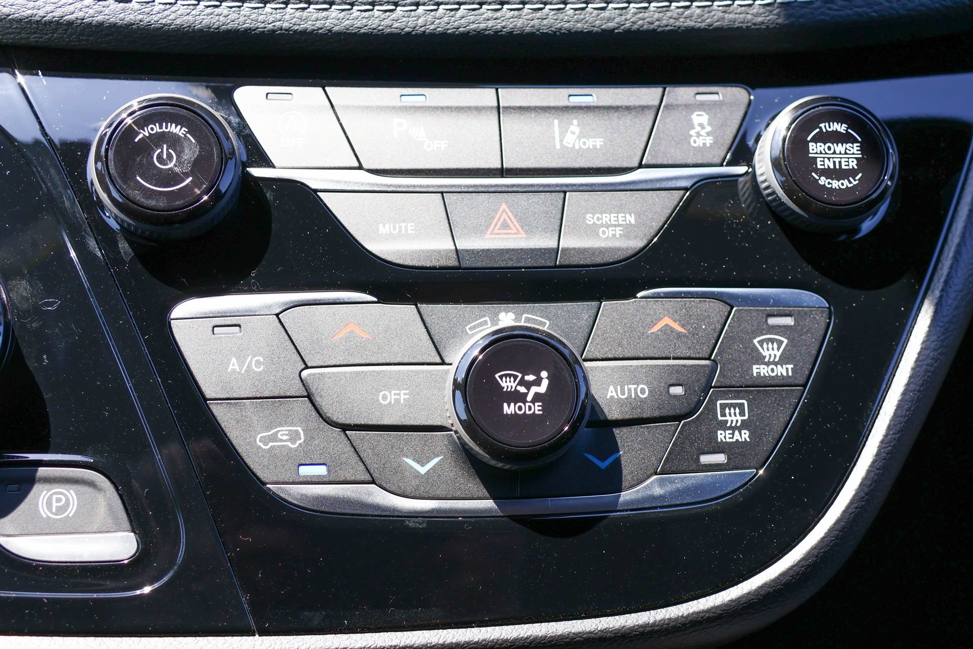 New 2027 Chrysler Pacifica Select FWD image 22