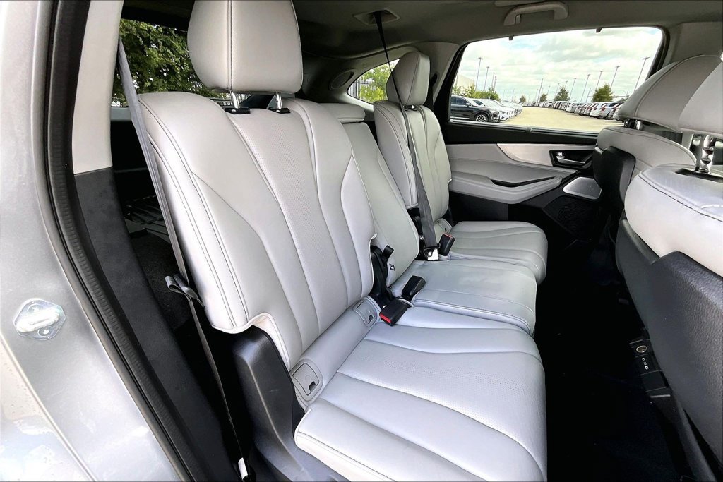 Certified 2025 Acura MDX w/ Technology Package AWD/4WD image 32