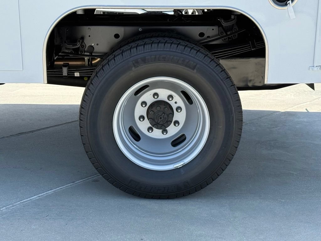 New 2026 Ford F350 XL w/ XL Chrome Package AWD/4WD image 14