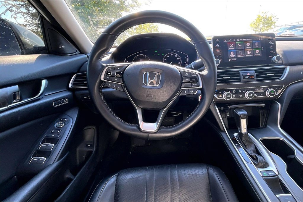 Used 2018 Honda Accord Touring image 6