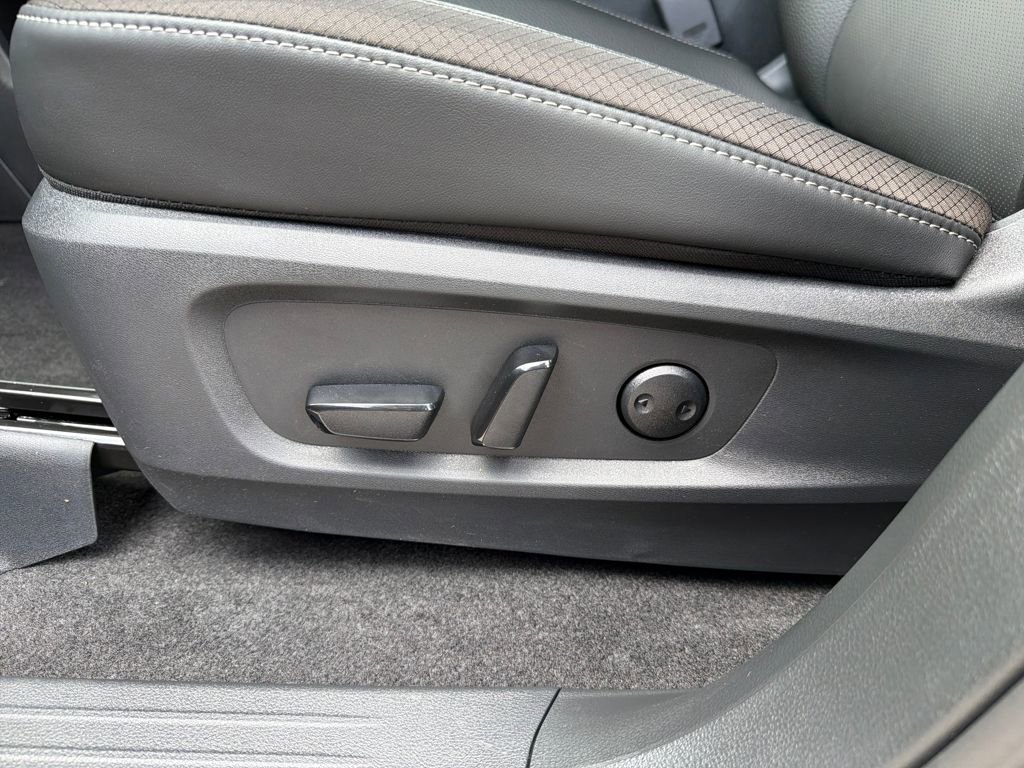 New 2026 Nissan Pathfinder SL image 14