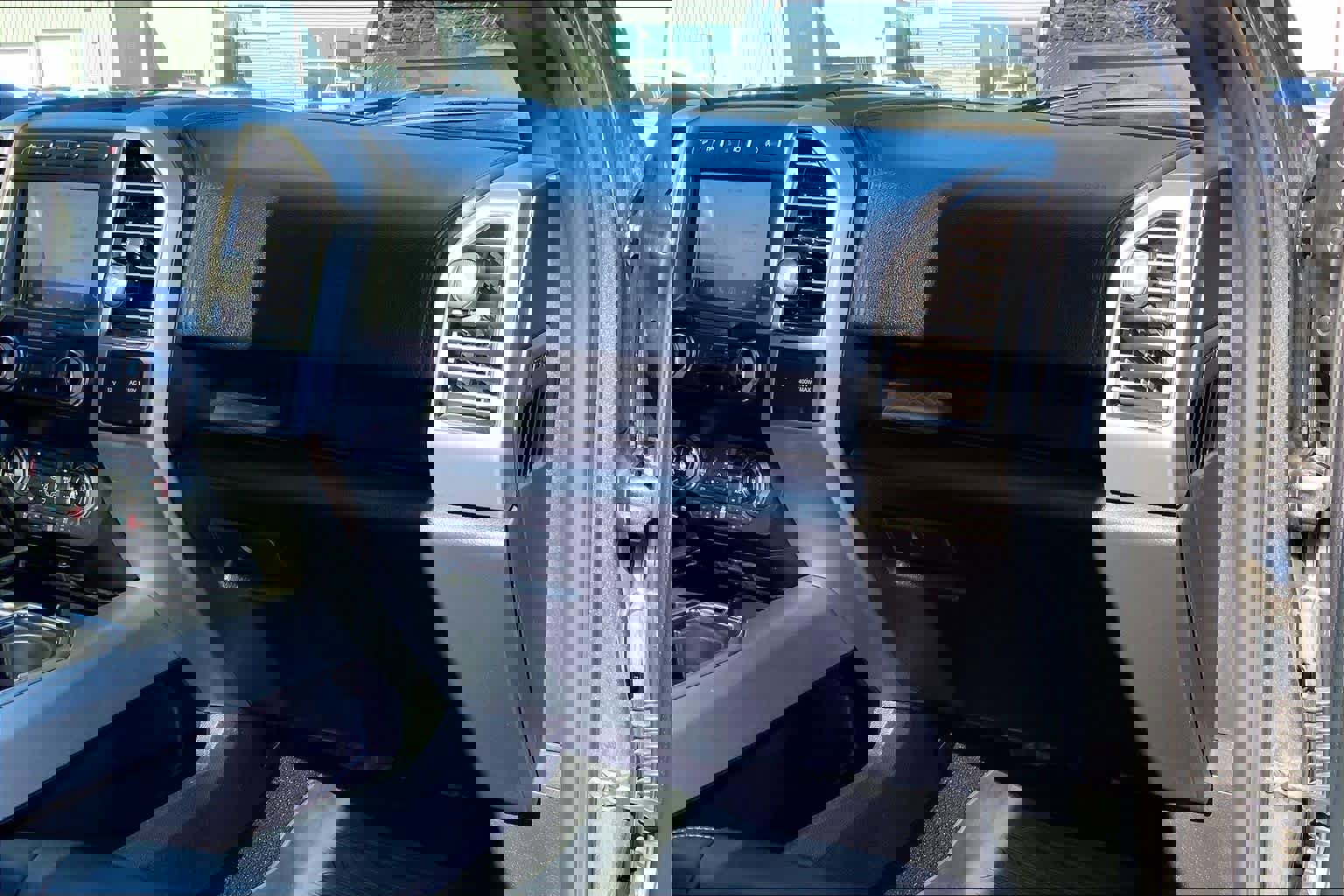 Used 2019 Ford F150 Platinum w/ Equipment Group 701A Luxury image 18