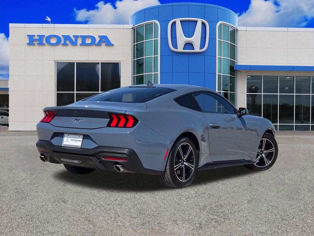 Used 2025 Ford Mustang EcoBoost image 3