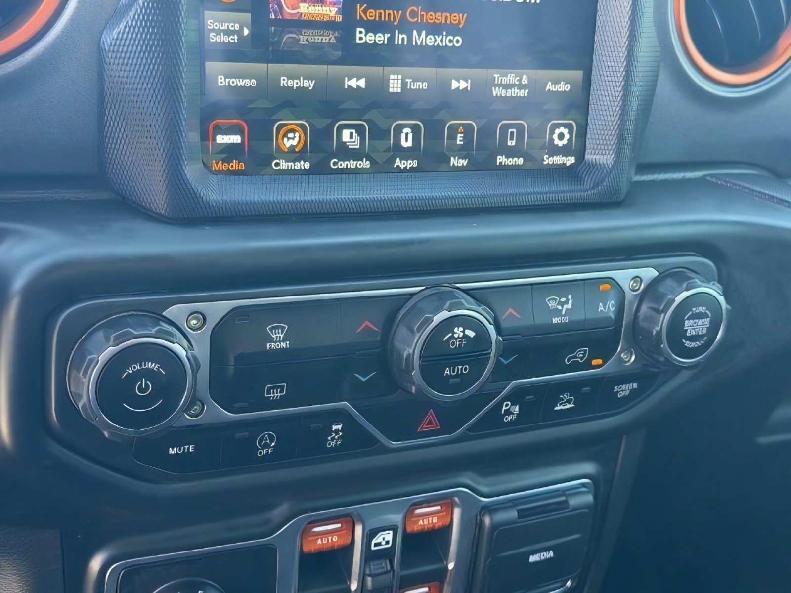 Used 2021 Jeep Gladiator Mojave AWD/4WD image 26