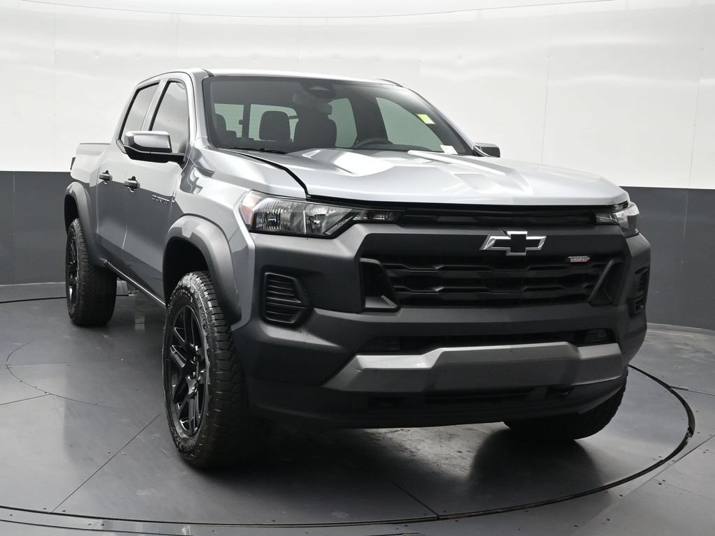 Used 2025 Chevrolet Colorado Trail Boss AWD/4WD image 8